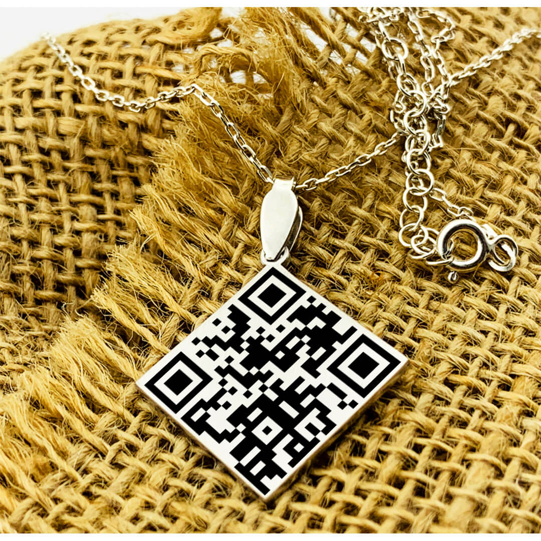 SQUARE NECKLACE 1