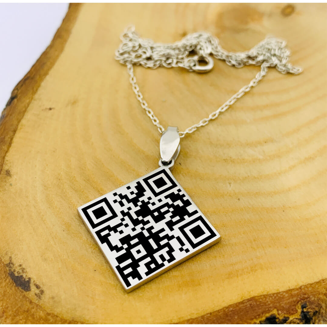 SQUARE NECKLACE 1