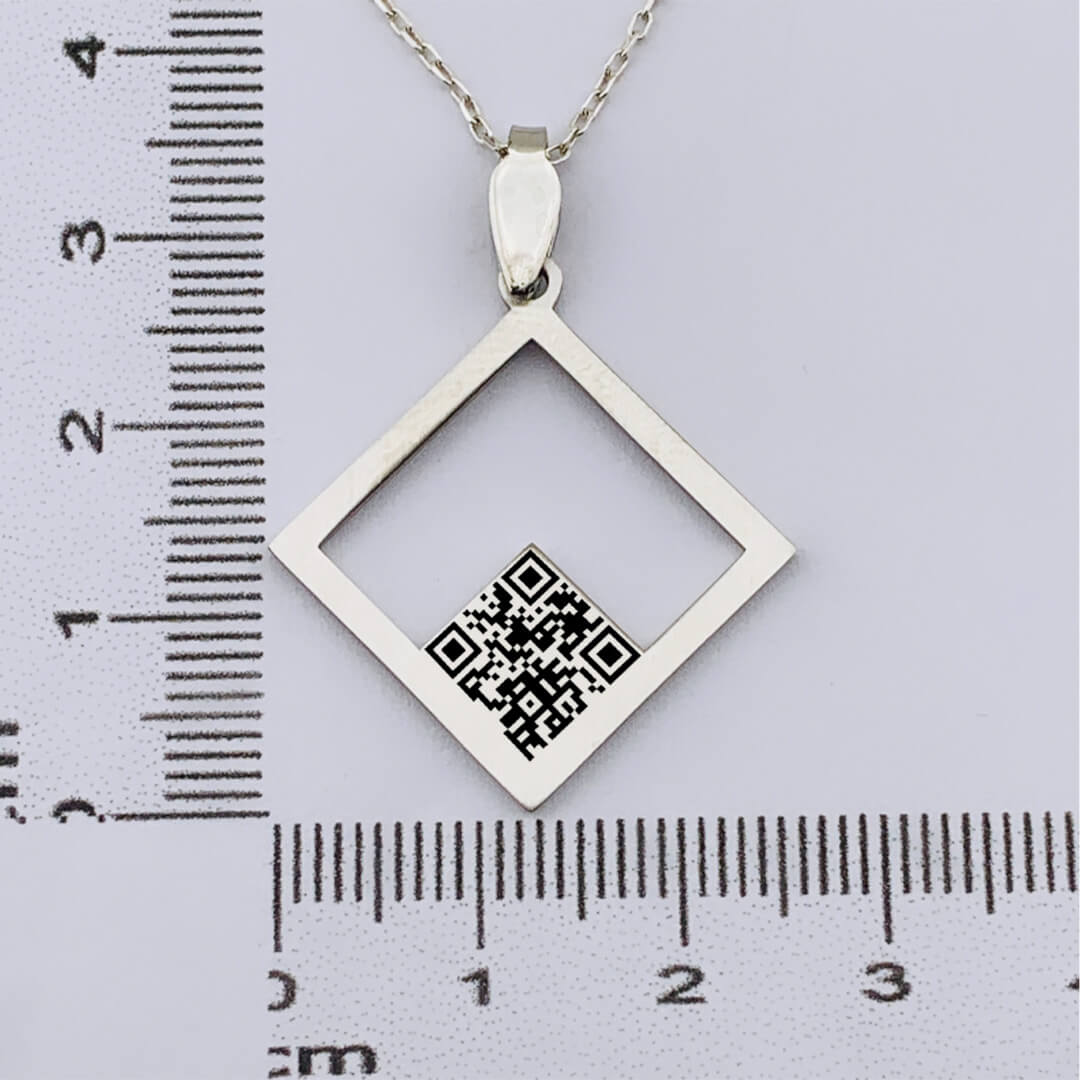 SQUARE NECKLACE 2