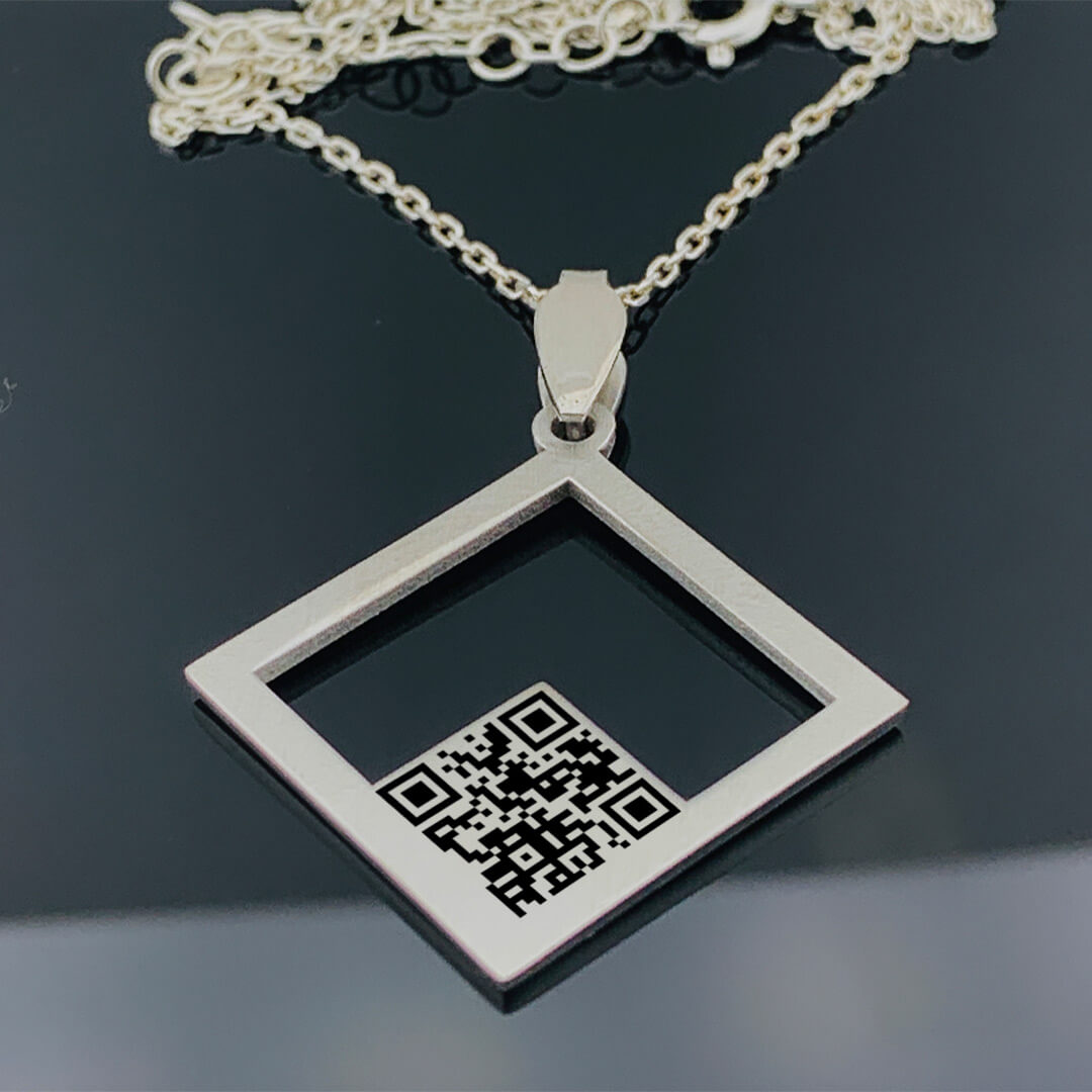 SQUARE NECKLACE 2