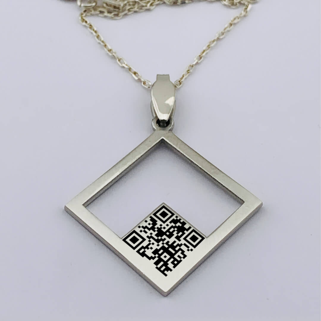 SQUARE NECKLACE 2