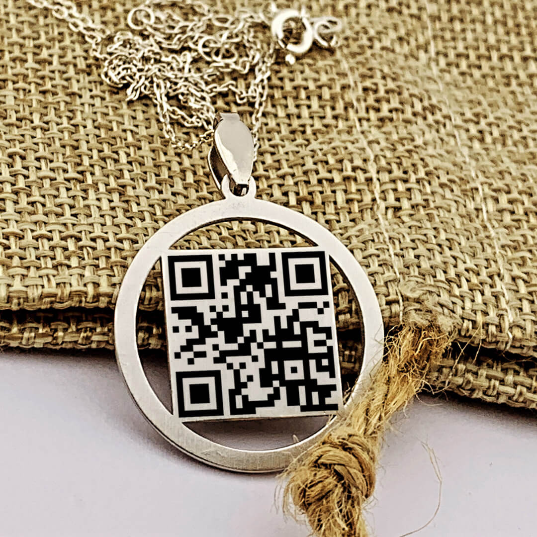 CHECKED CIRCULAR NECKLACE