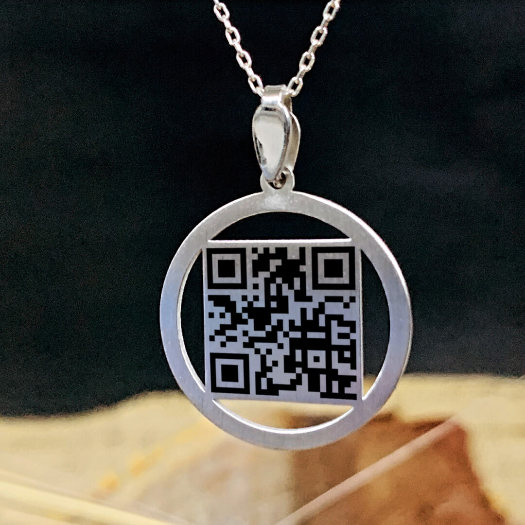 CHECKED CIRCULAR NECKLACE